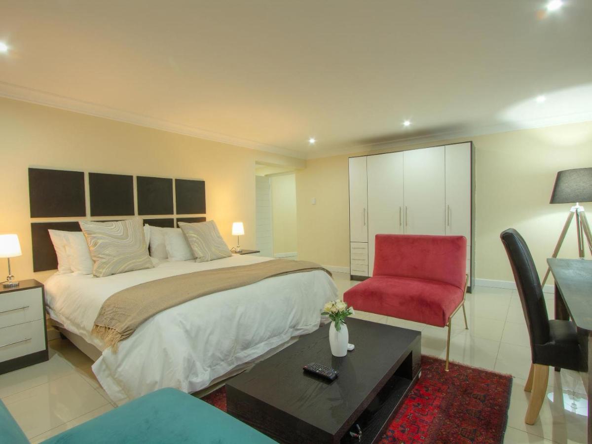 Guest house Royal Hills And 3*